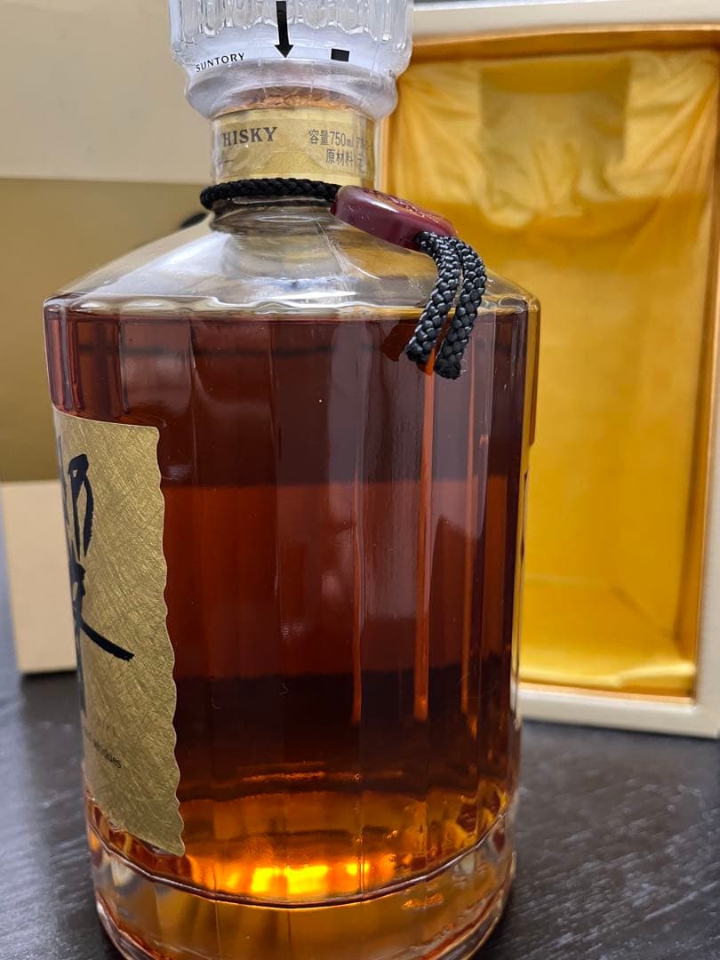 未開栓　響 サントリー　SUNTORY 　　ウィスキー　ゴールドラベル　箱付き