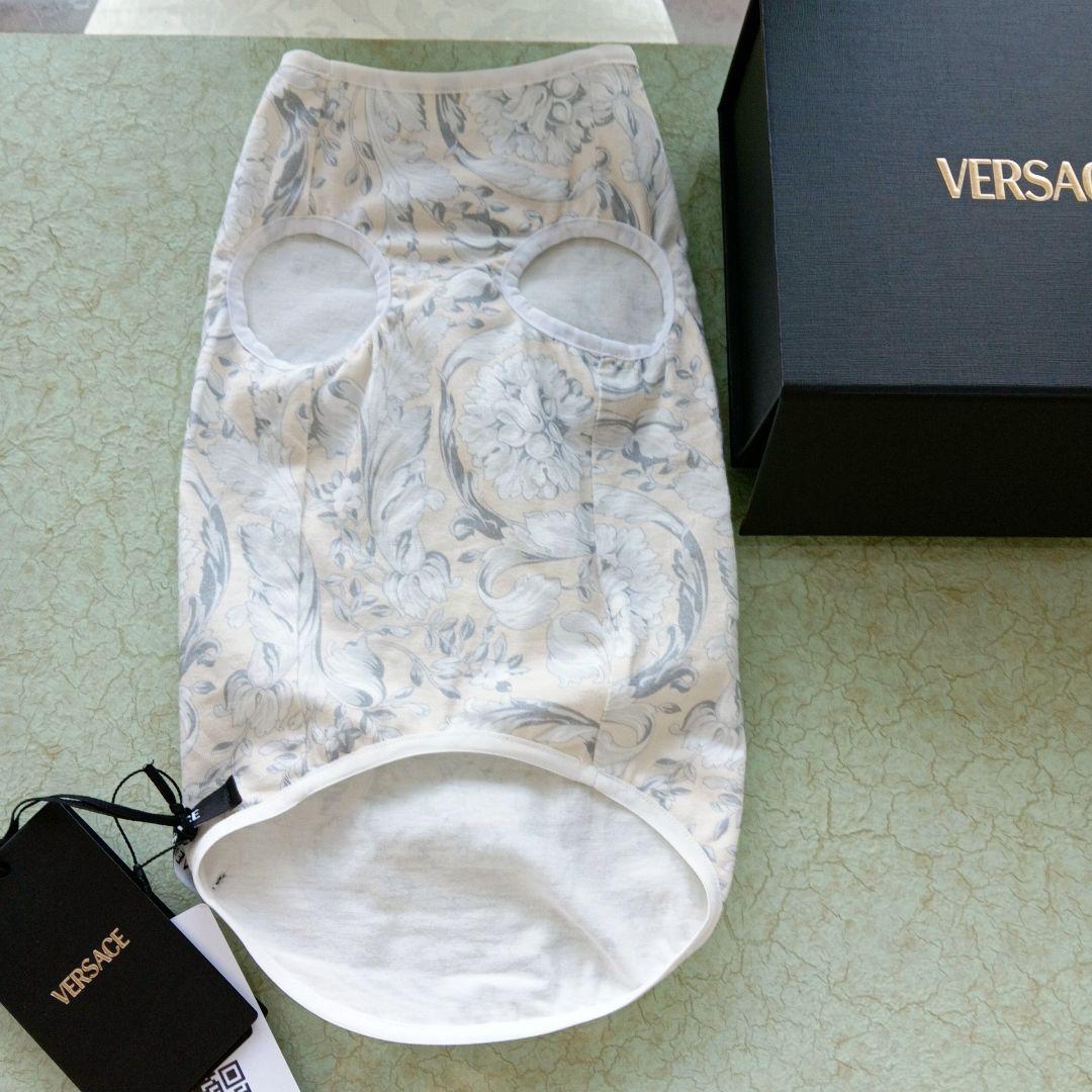 VERSACE 　ヴェルサーチ　花柄 　ペット服　犬服 新品タグ付き　L