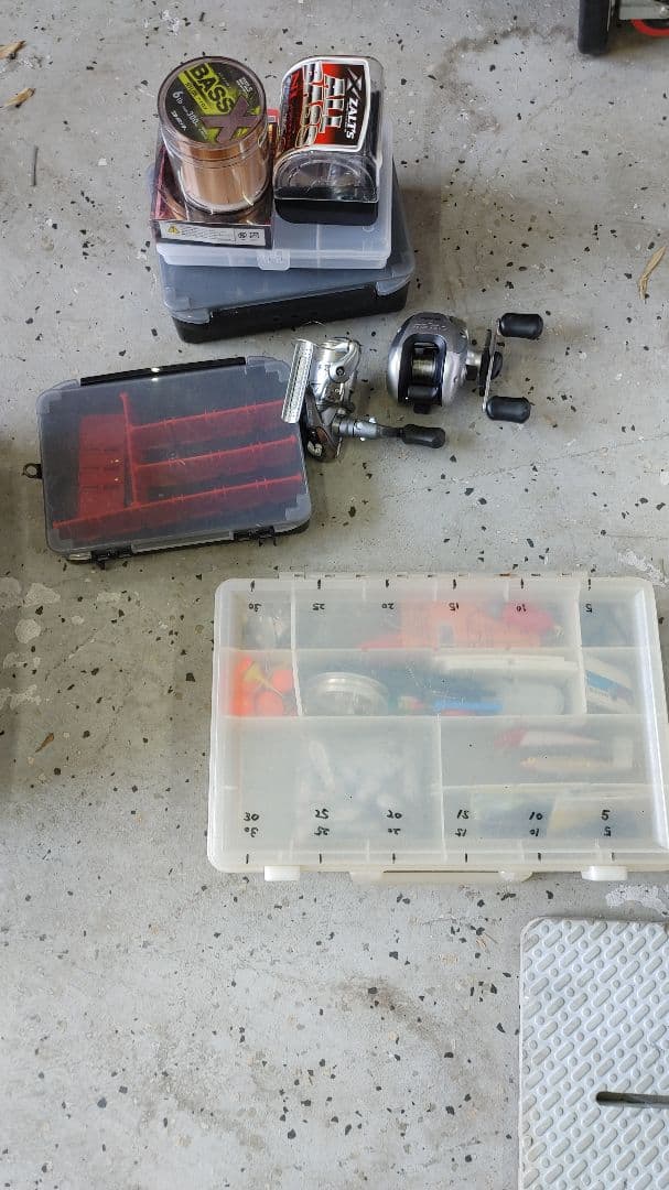 バスルアー　タックルボックス4つ　予備品　全て付けます　引退　レイドジャパン　等