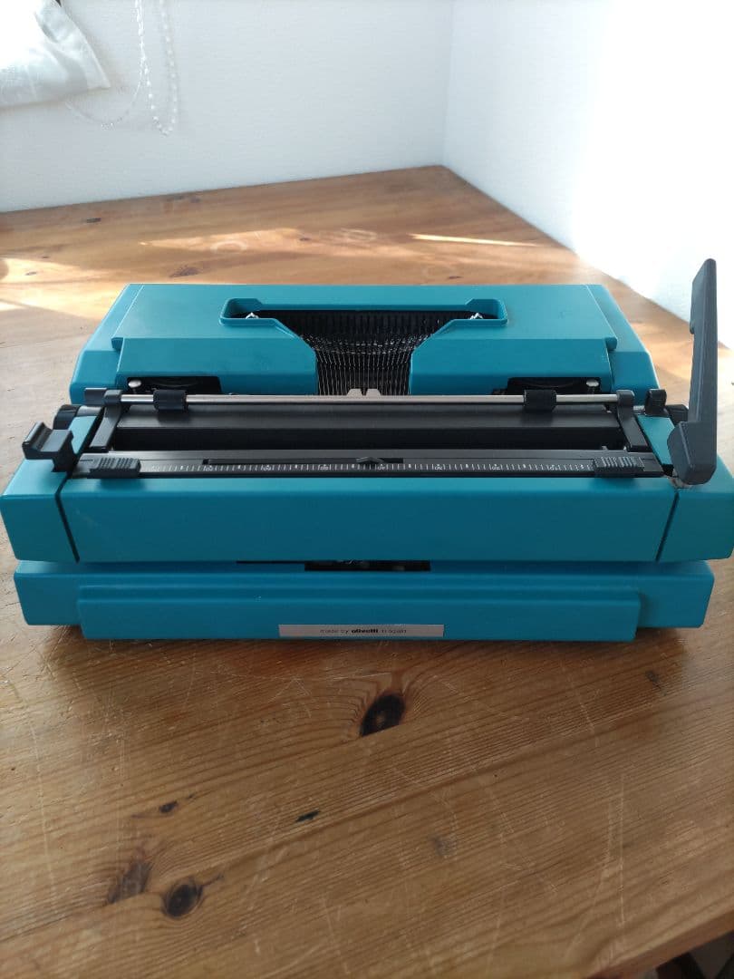 Olivetti Lettera 42 タイプライター