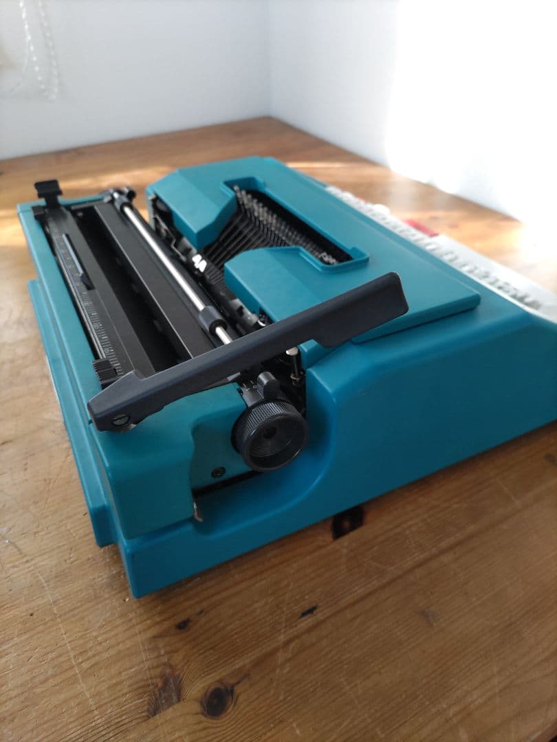 Olivetti Lettera 42 タイプライター