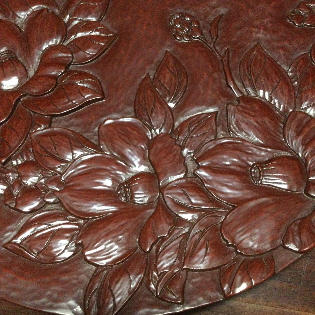 鎌倉彫の皿、花柄