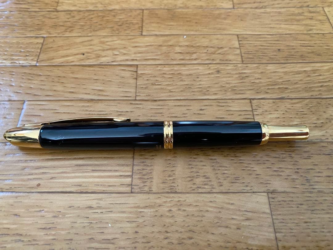 PILOT パイロット 万年筆 キャップレス　ブラック