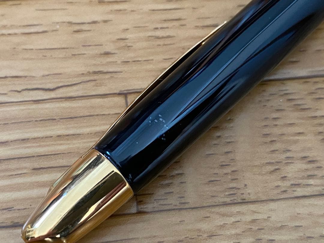 PILOT パイロット 万年筆 キャップレス　ブラック