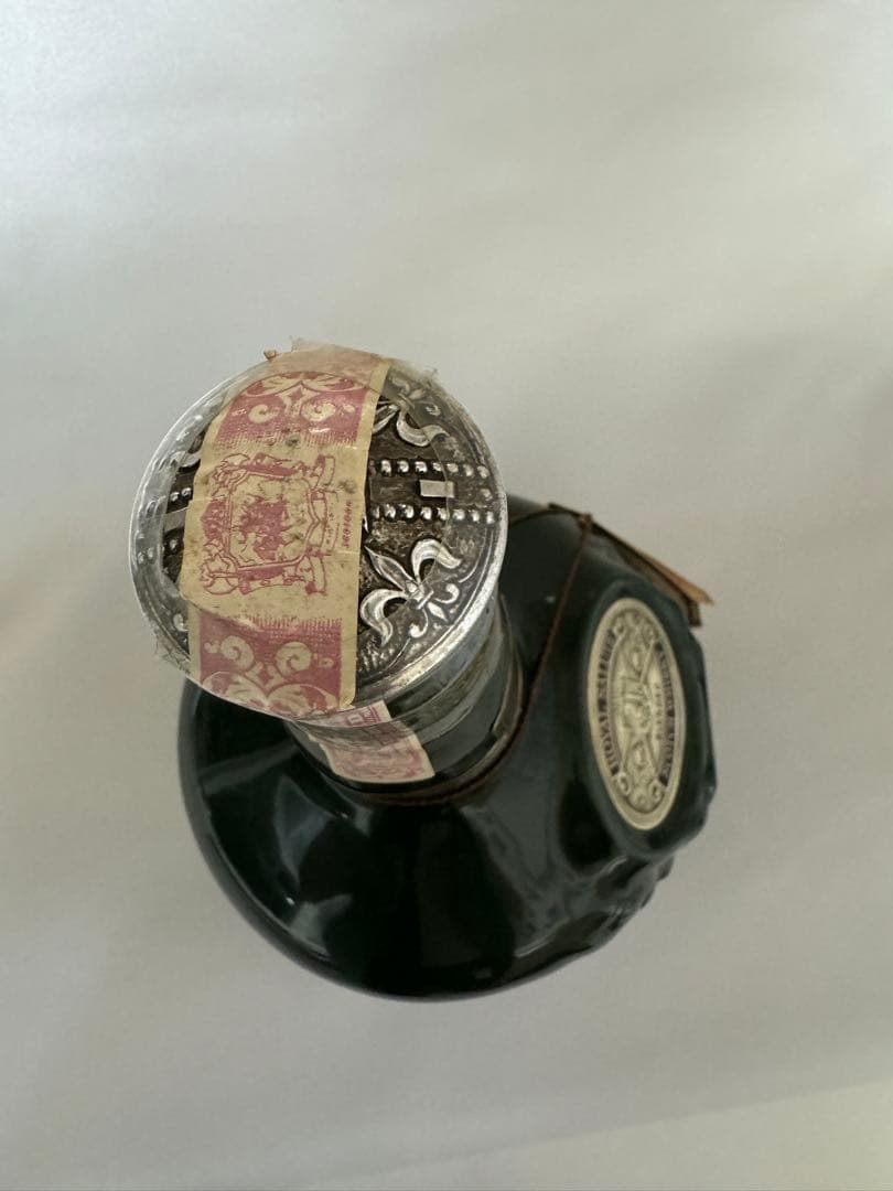 ロイヤルサルート　緑　700ml 40度