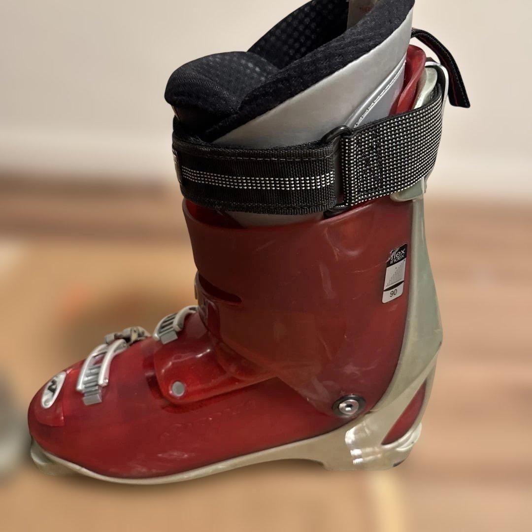 【ケース付き】28センチNordica スキーブーツ