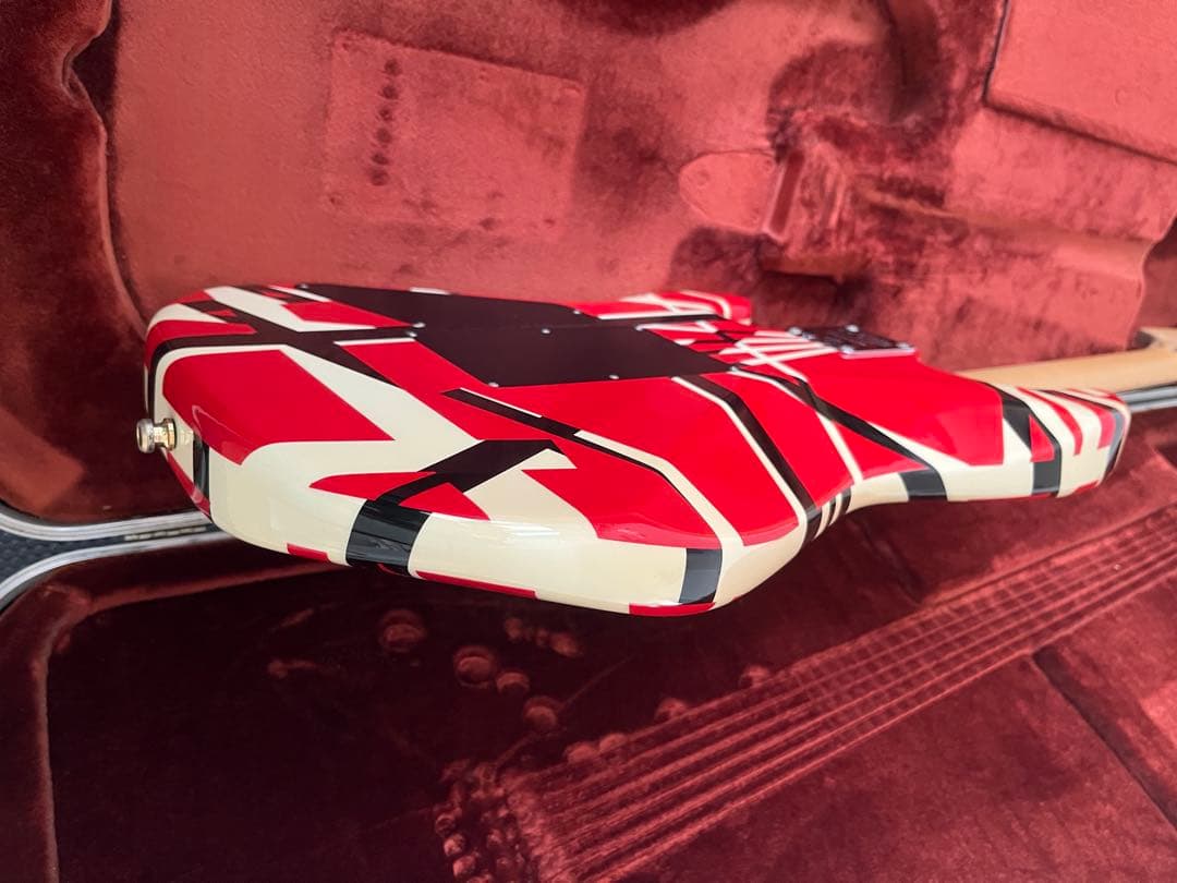 ギター EVH Striped Red with Black Stripe