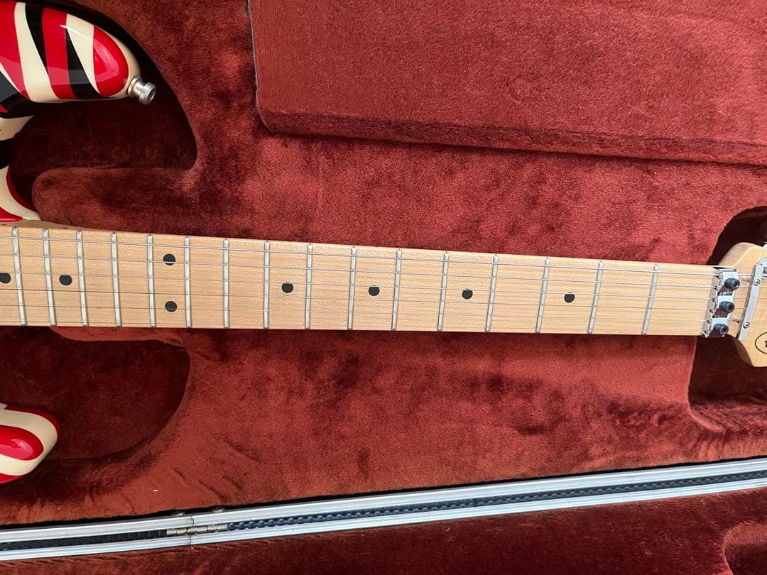 ギター EVH Striped Red with Black Stripe
