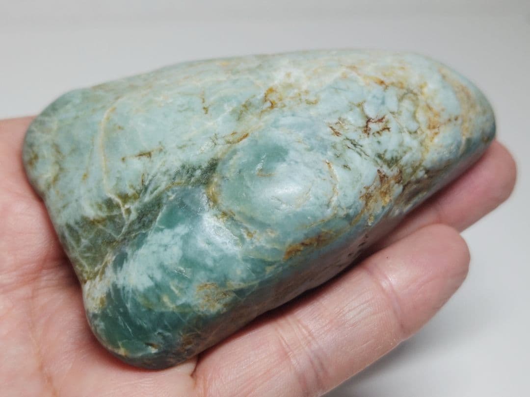 淡緑 254g 翡翠 ヒスイ 原石 鑑賞石 自然石 誕生石 鉱物 鉱石 水石