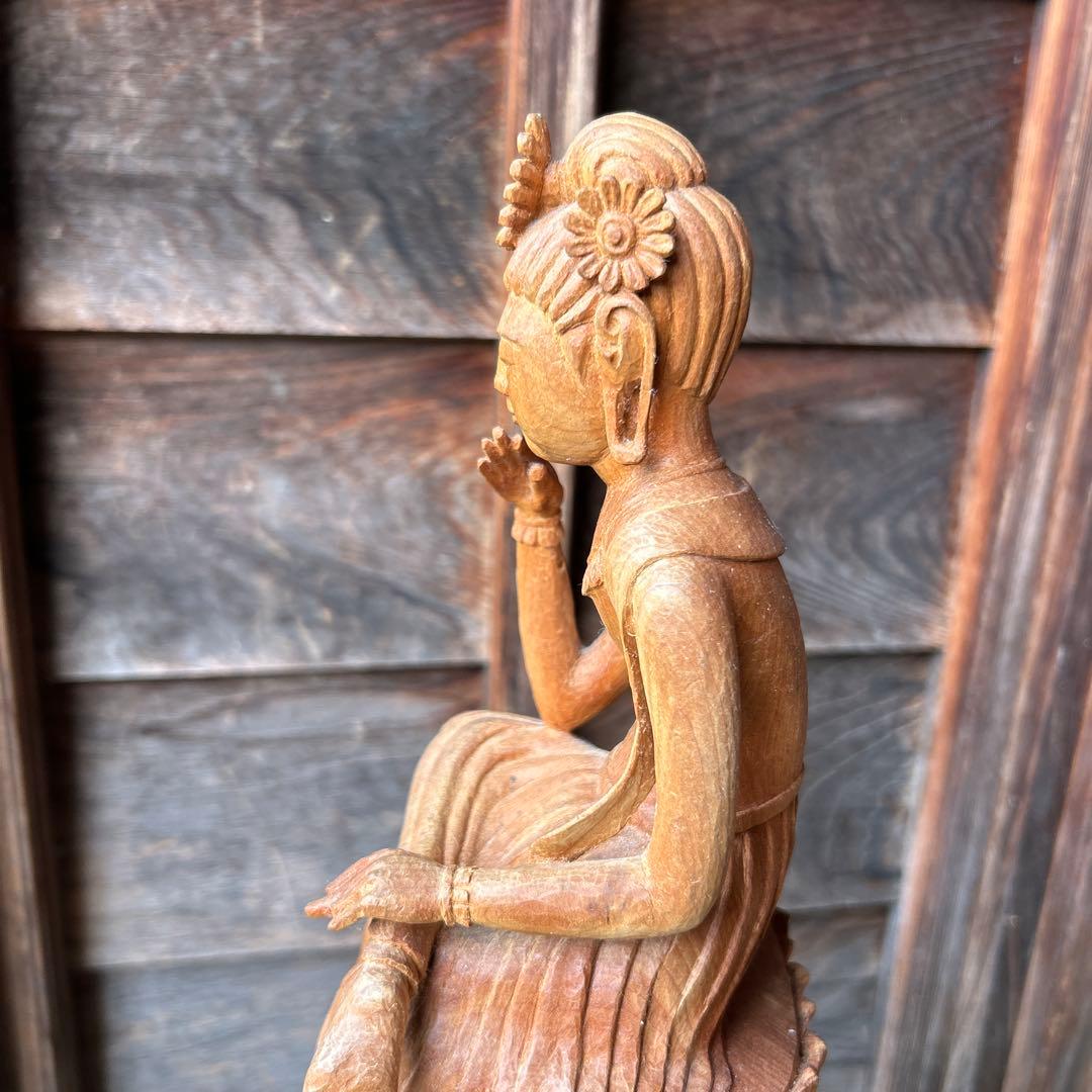 弥勒菩薩 木製 木彫り アンティーク 置物 仏教美術 阿弥陀如来