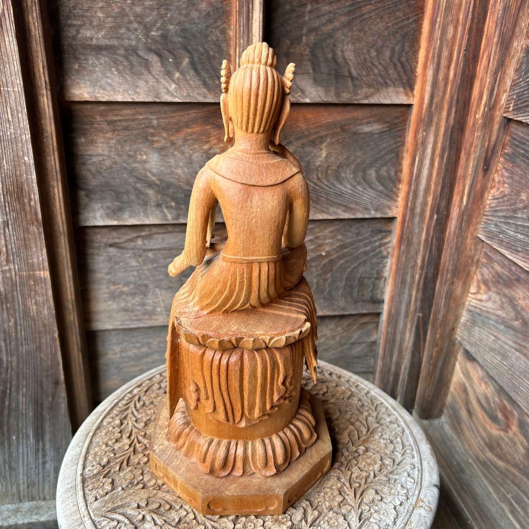 弥勒菩薩 木製 木彫り アンティーク 置物 仏教美術 阿弥陀如来