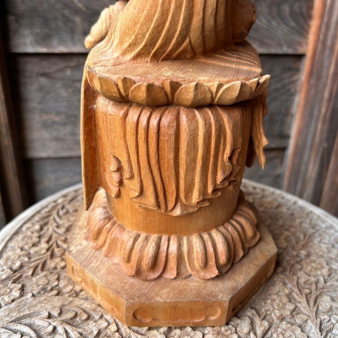 弥勒菩薩 木製 木彫り アンティーク 置物 仏教美術 阿弥陀如来