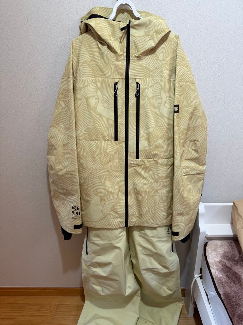 お得【美品】686 GORE-TEX JKT & BIB 上下セット