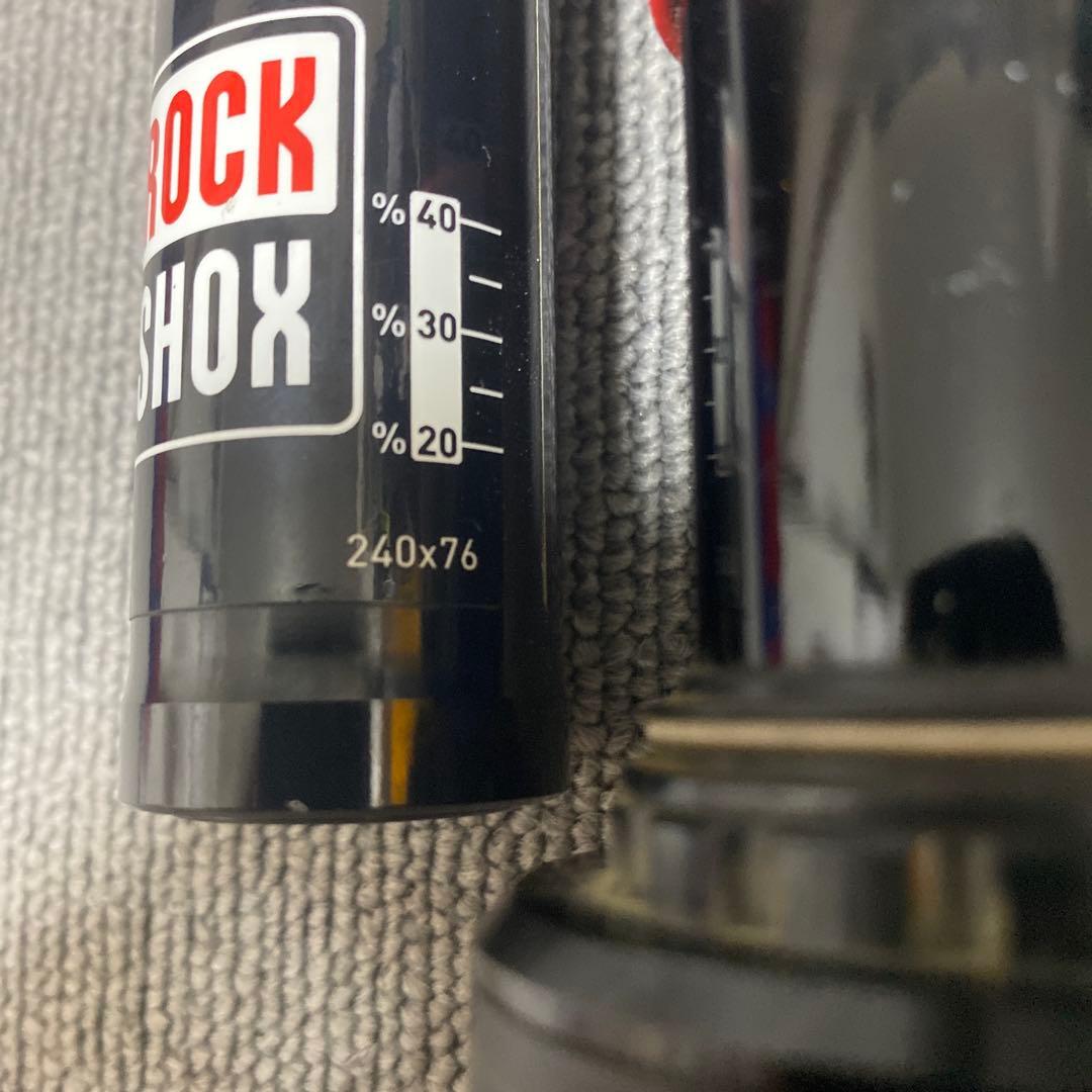 パーツ ROCKSHOX VIVID AIR R2C 240x76mm