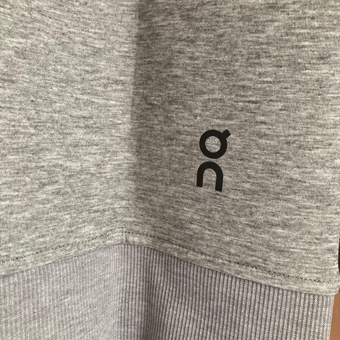 オン　On Hoodie Women's XSサイズ　パーカー