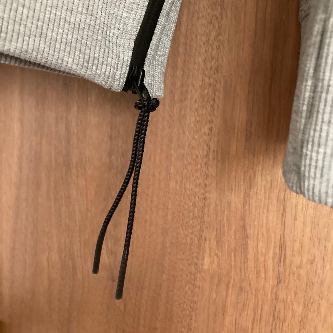 オン　On Hoodie Women's XSサイズ　パーカー