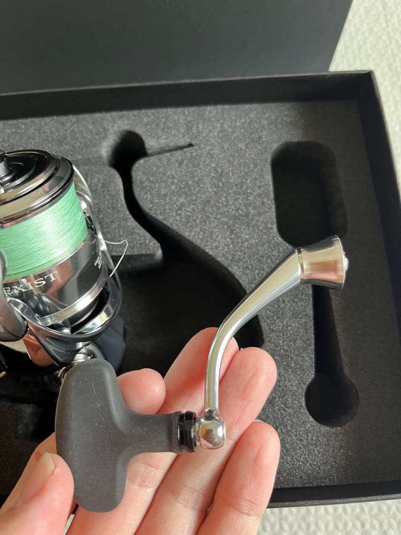 【美品】ダイワ Daiwa Exist PC LT2500 イグジスト