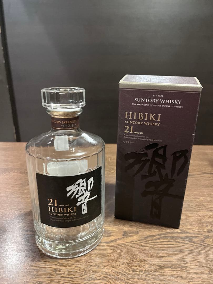 サントリー　ウィスキー　響　21年　化粧箱付き　未洗浄　香り付き