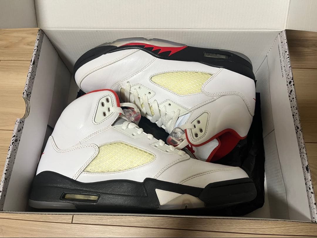 NIKE AIR JORDAN 5 RETRO エアジョーダン 5 レトロ