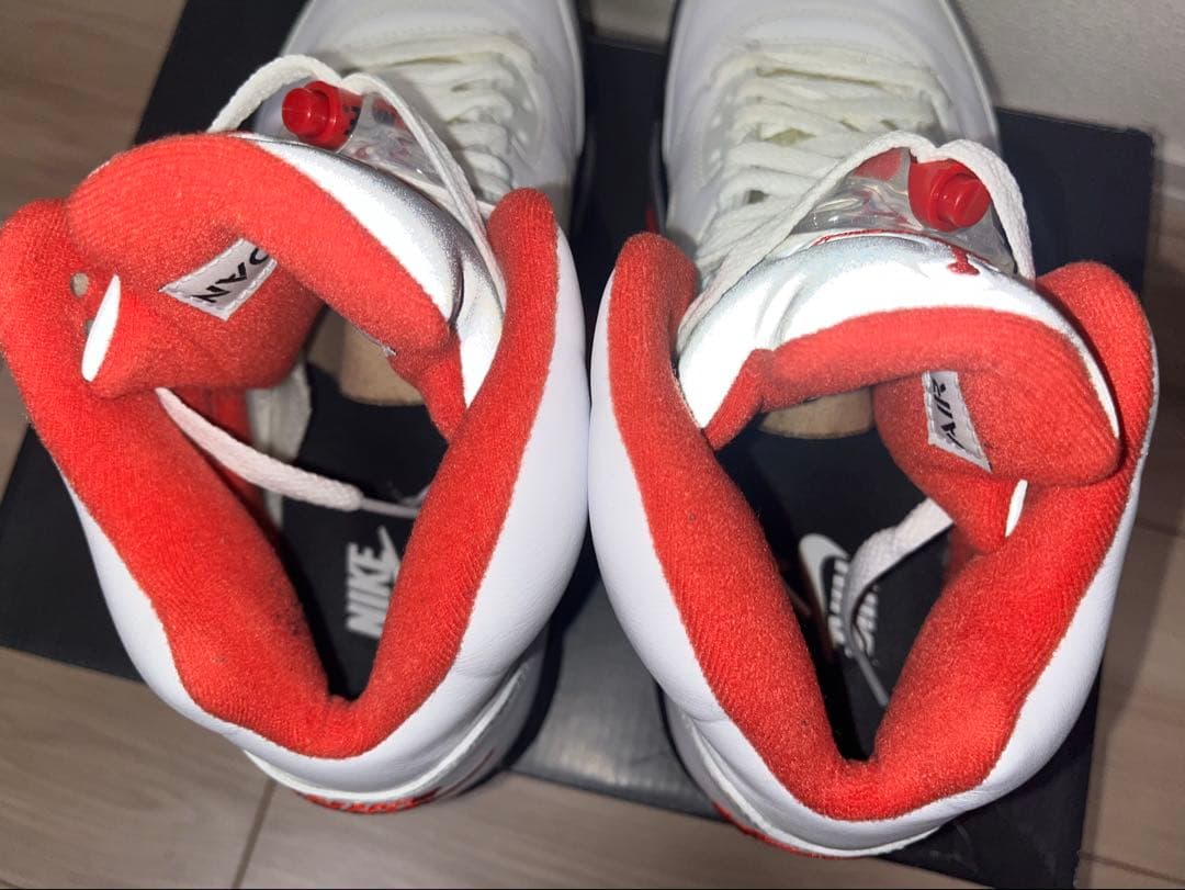 NIKE AIR JORDAN 5 RETRO エアジョーダン 5 レトロ