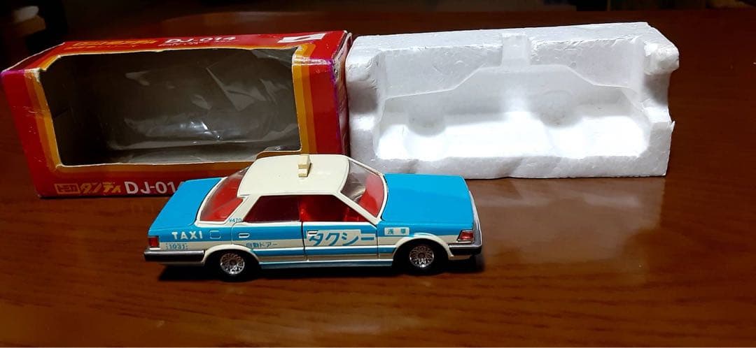 トミカダンディ　日産　グロリア　タクシー DJ-014 1/43