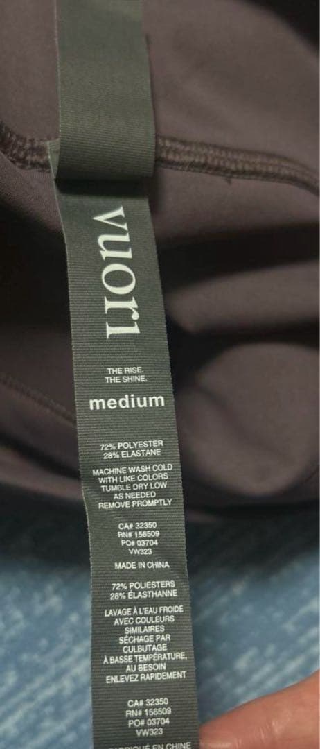 新品タグ付き　定価9680円　Vuori ヨガ　レギンス　Mサイズ　パープル系