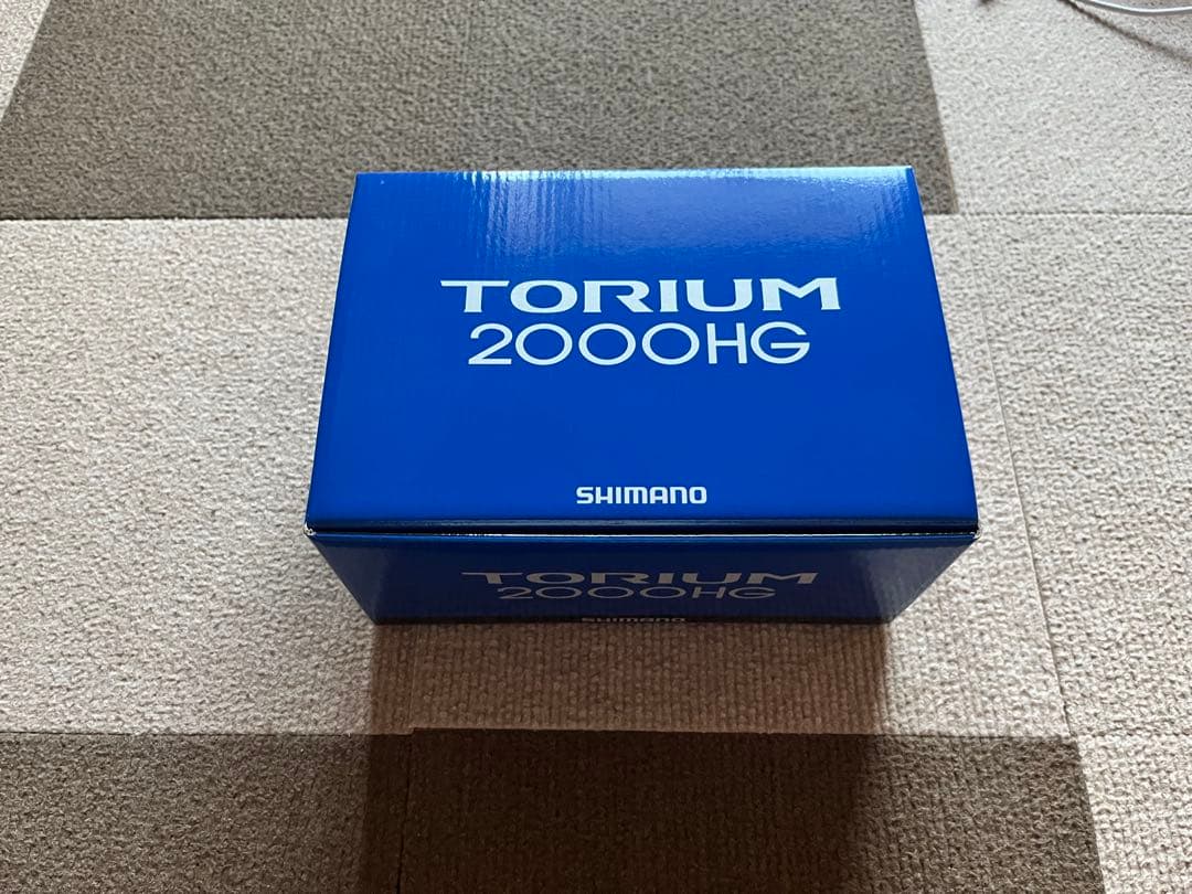 期間限定値下げ　トリウム 2000HG リール 右ハンドル
