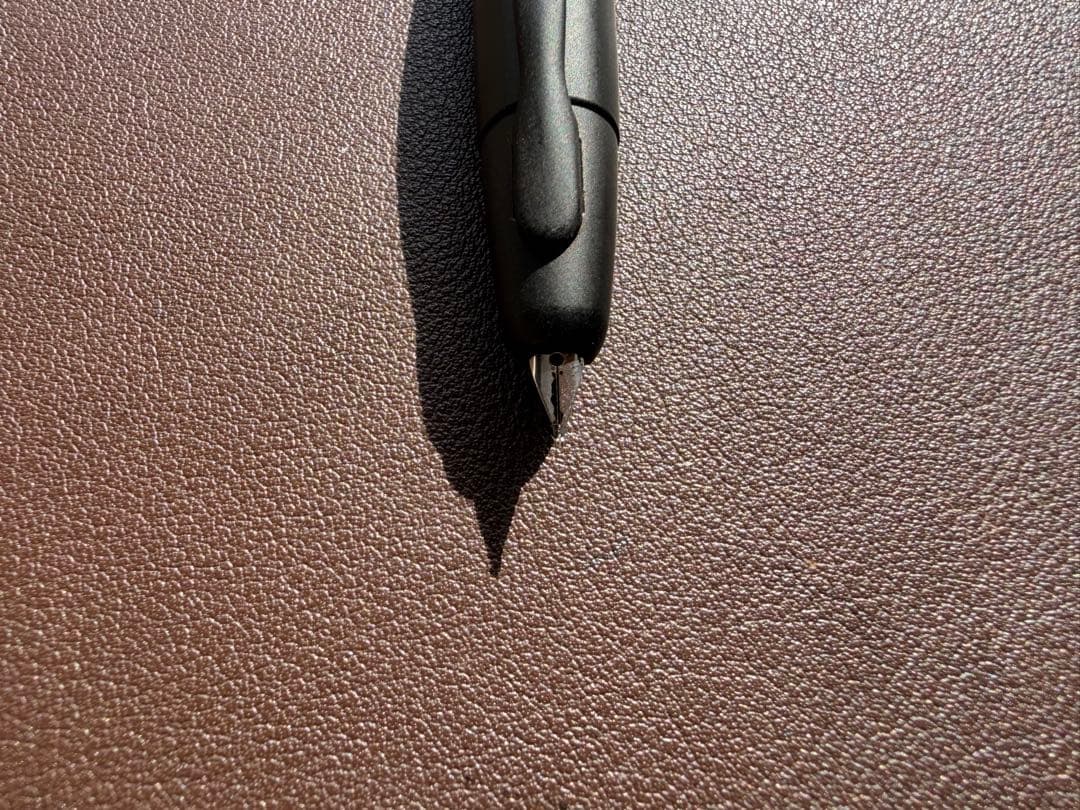 【PILOT】キャップレスマットブラックF＋コンバーター＋カートリッジ一箱強