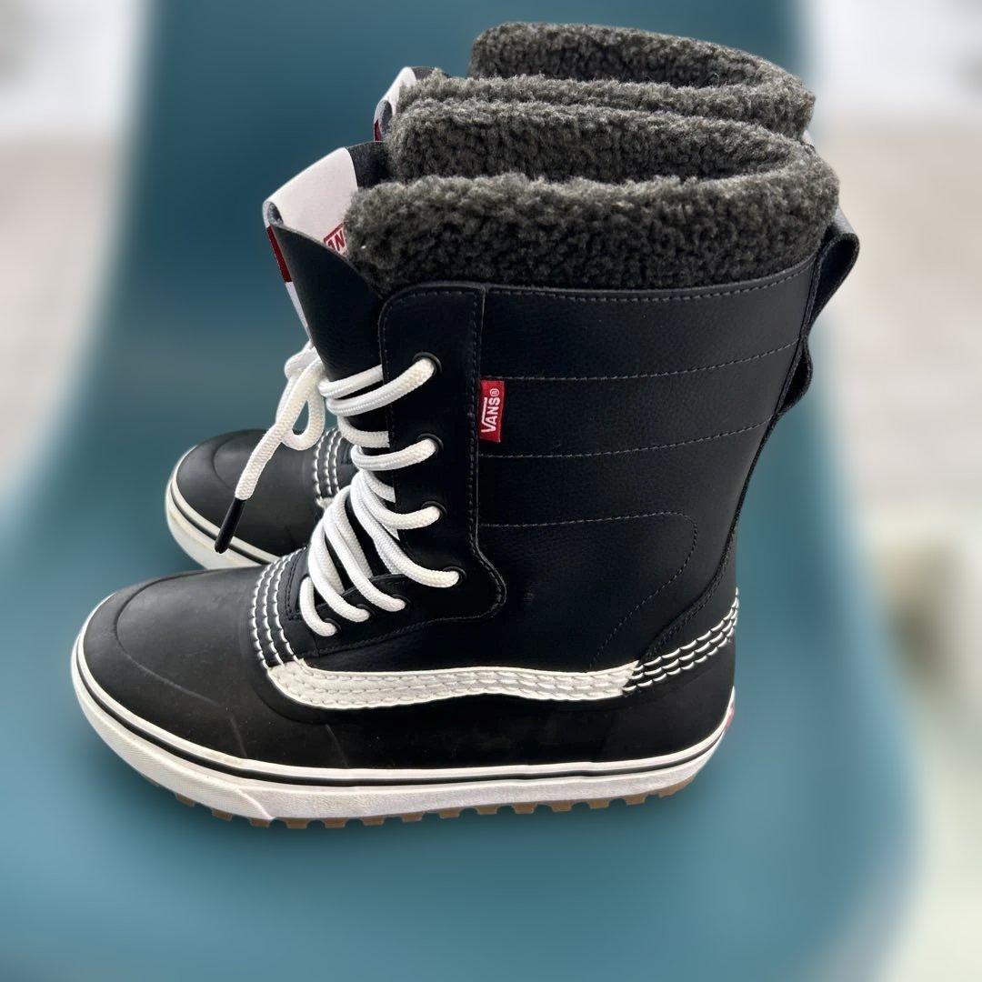 新品未使用品:VANS 防水スノーブーツ ブラック ハイカット