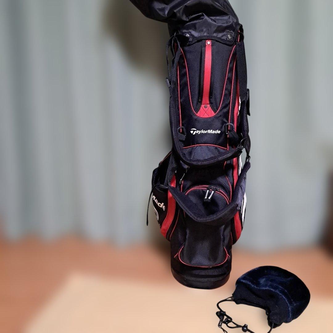 TaylorMade スタンド式キャディバッグ、フード付き。アイアンカバー付き。