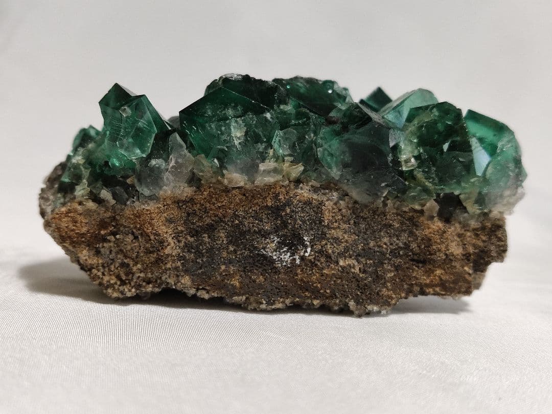 パワーストーン　天然石　原石　フローライト　241g　No.970