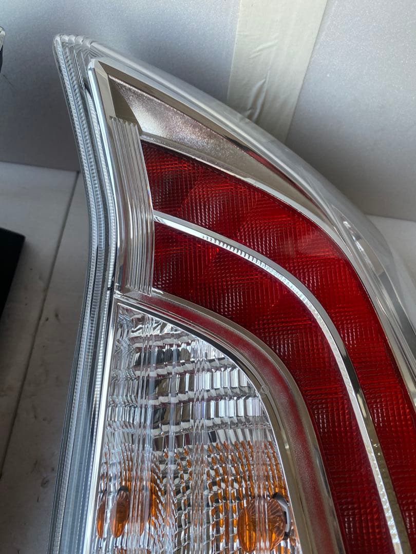 トヨタ プリウス 30系 後期 純正テールランプ 左右セット