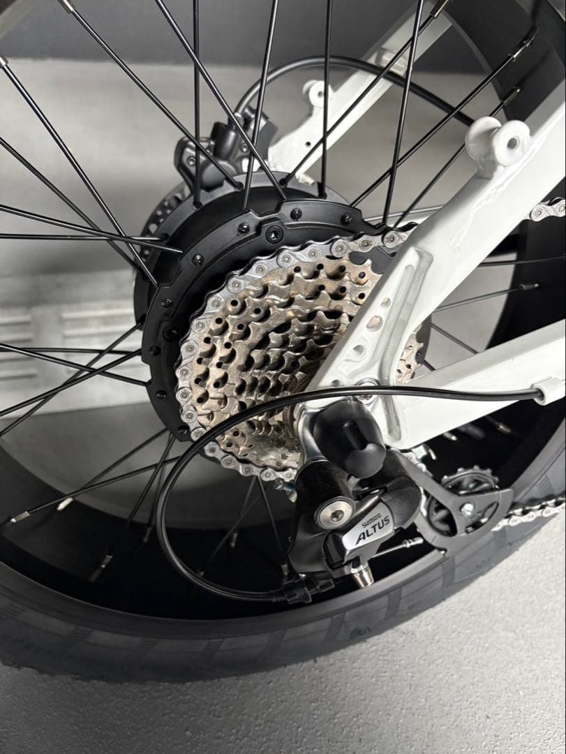 MATE X ホワイト 新古車 極上車