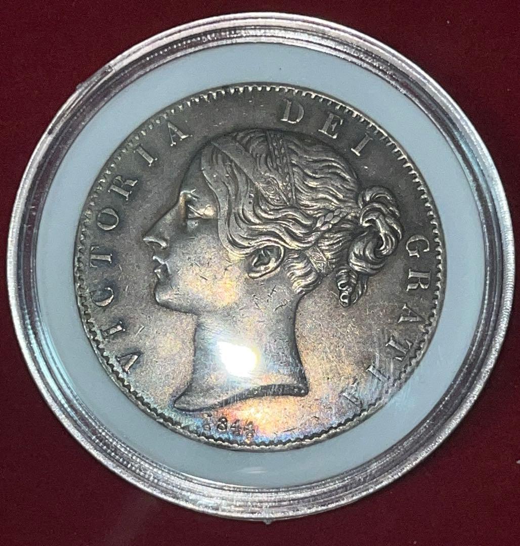 1844年 ヴィクトリア女王 クラウン銀貨　大型銀貨　トーンあり