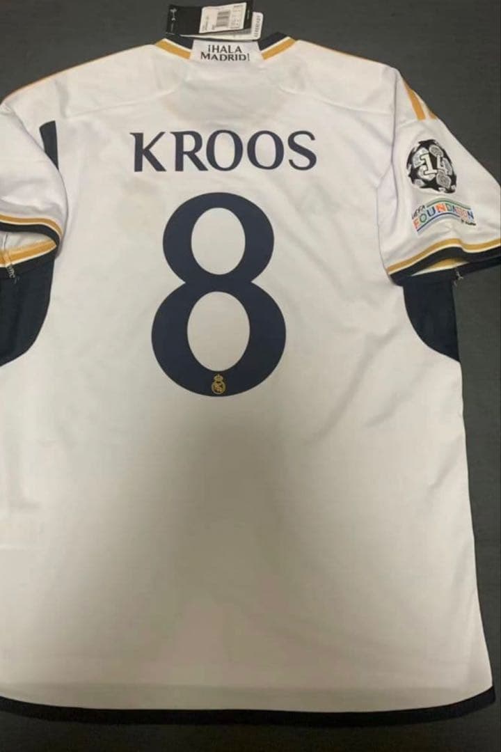 レアル・マドリード　トニ クロース　ラ・リーガ　ユニフォーム　8番