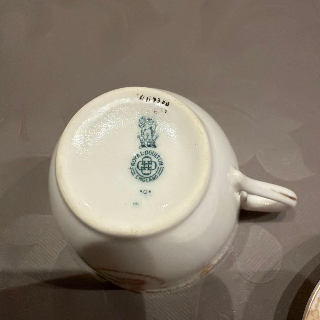 【希少】ロイヤルドルトン　アンティーク　カップ＆ソーサー　ローズ