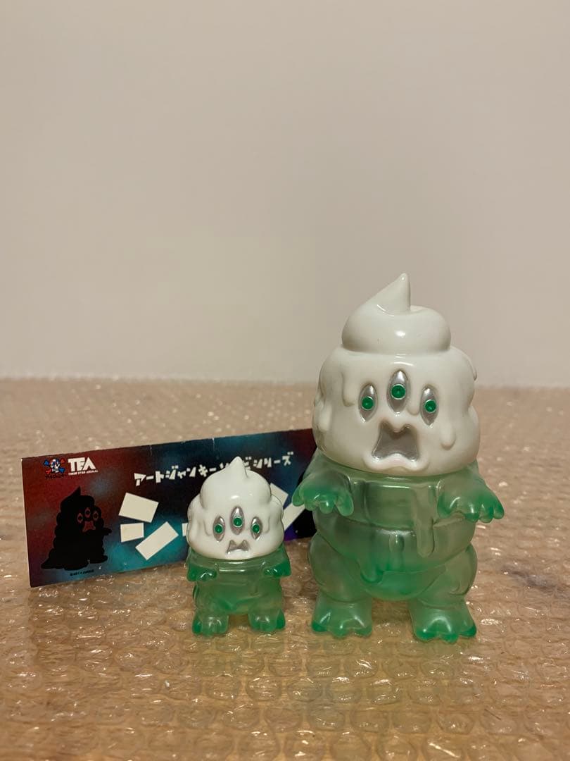 アートジャンキー とぐろ怪獣シットン＆ミニシットン クリームソーダカラー