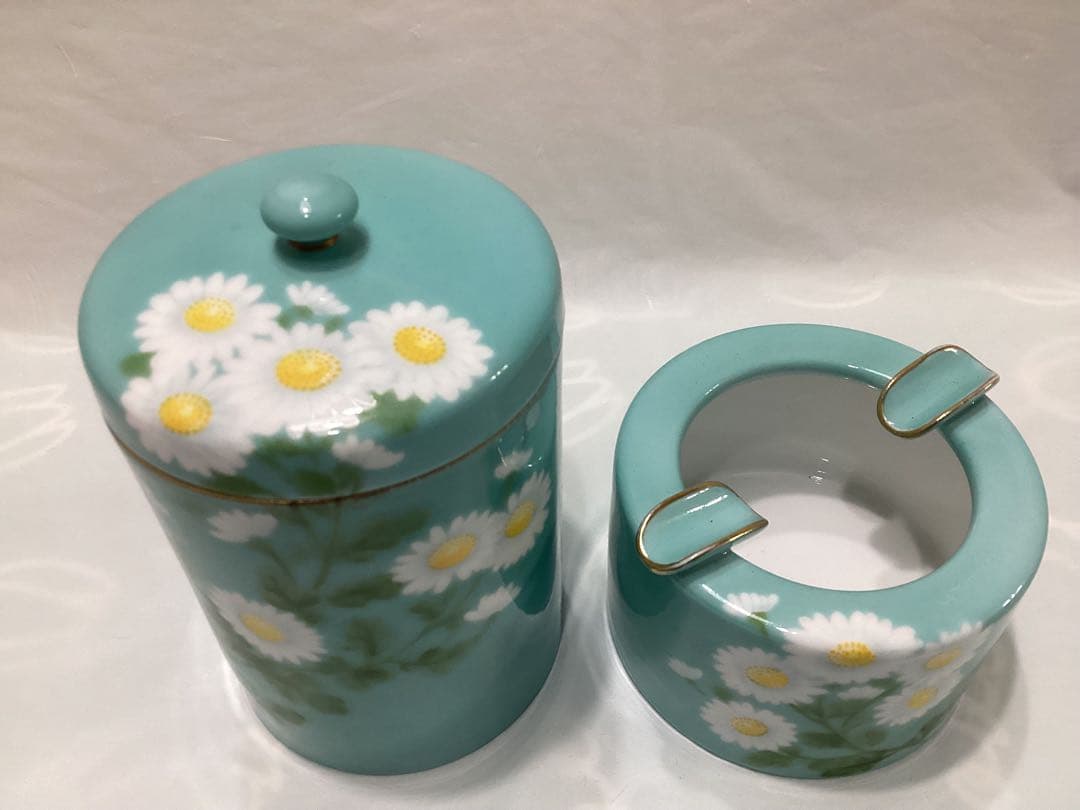 オールドノリタケ　陶器製煙草入れ、灰皿　青地白菊　ビンテージ　ヤジロベー印記念品