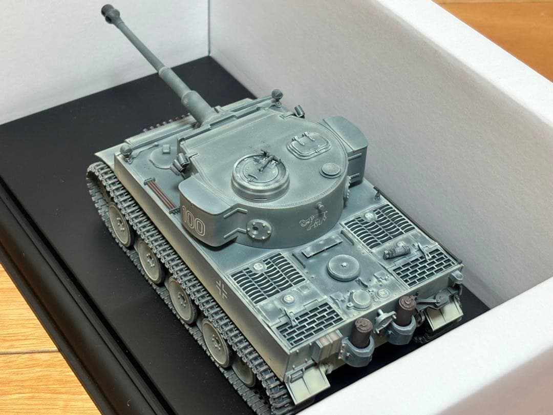 ドラゴン 1/35 ティーガーI 極初期型 第502重戦車大隊所属 100号車