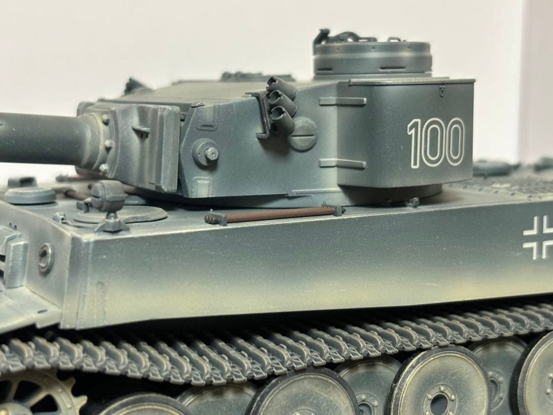 ドラゴン 1/35 ティーガーI 極初期型 第502重戦車大隊所属 100号車