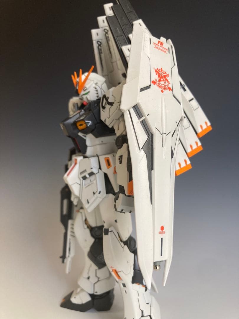 RGニューガンダム　完全塗装品　ガンプラ完成品