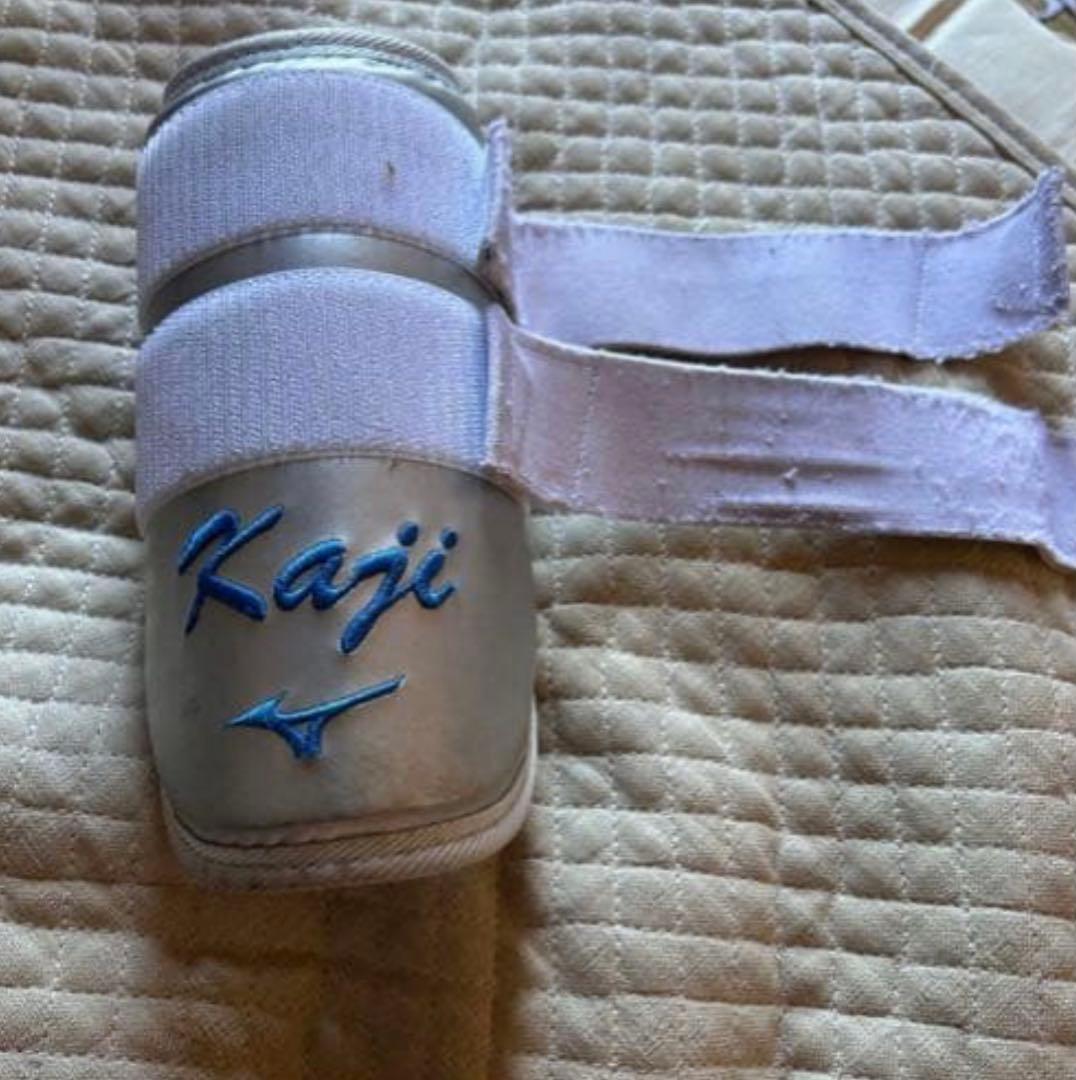 横浜DeNAベイスターズ梶原選手使用エルボーガード