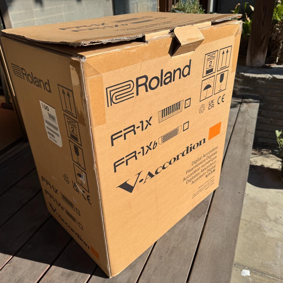 ローランド Vアコーディオン FR-1x 赤　美品！