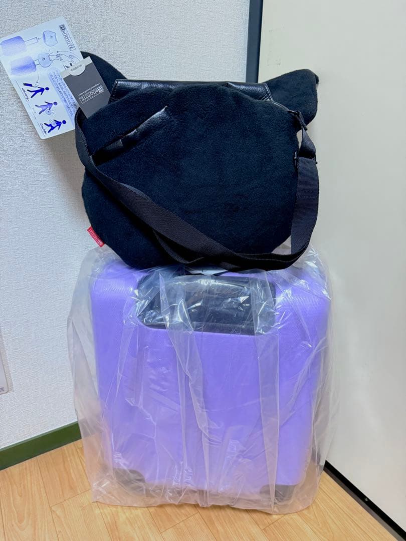 Kuromi キャリーケースとショルダーバッグセット
