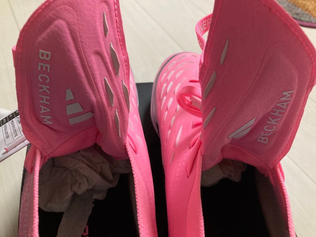 【新品タグ付き】プレデター ELITE FT FG ベッカムシグネイチャーモデル