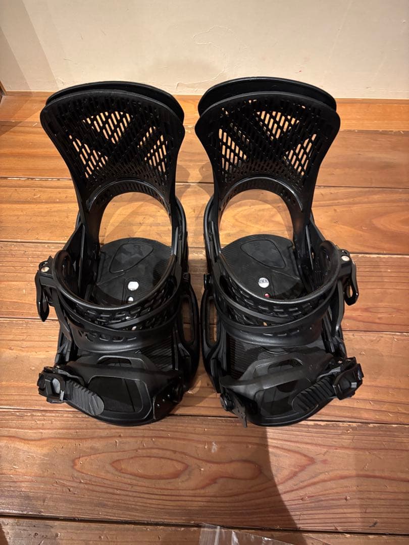 Burton genesis est sサイズ バートン ジェネシス