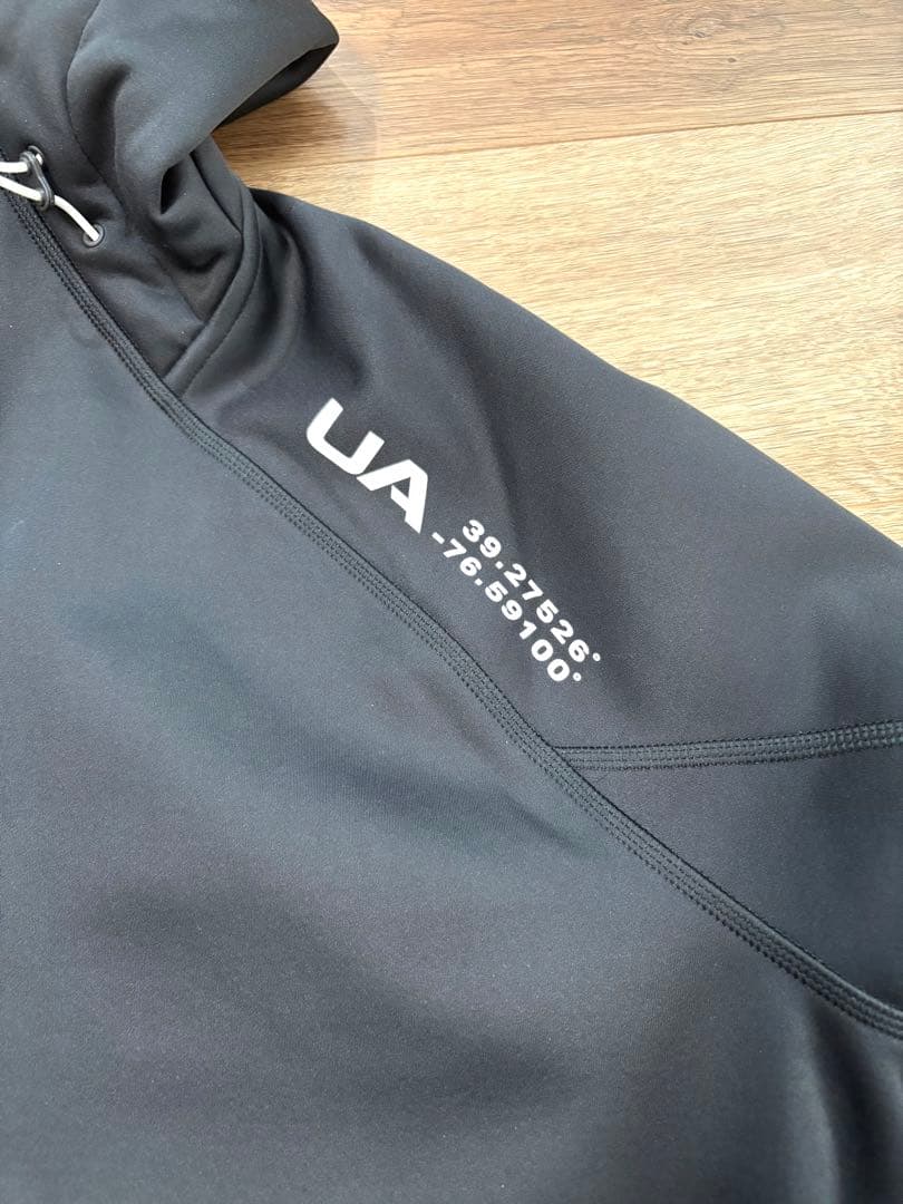 【美品】アンダーアーマー　厚手　ジャージ　セットアップ上下　黒