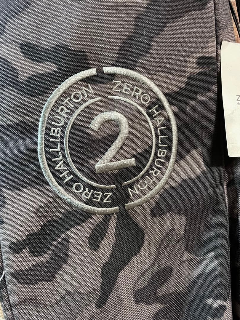 新品/未使用品）ゼロハリバートン 迷彩クラブカバー ゴルフバッグ