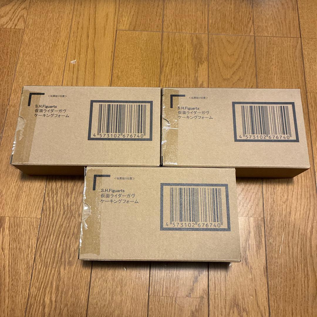 SHFiguarts 仮面ライダーガヴ・ケーキフォーム　未開封3体セット