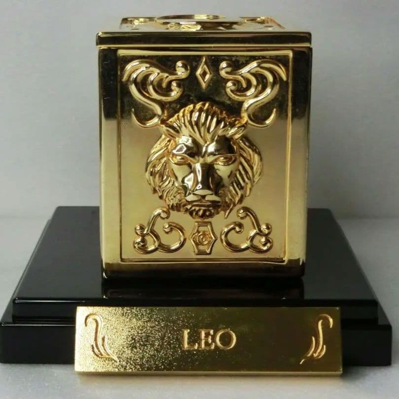 聖闘士星矢 レオ アイオリア 黄金聖衣箱 獅子座 黄金聖衣 ゴールドクロス